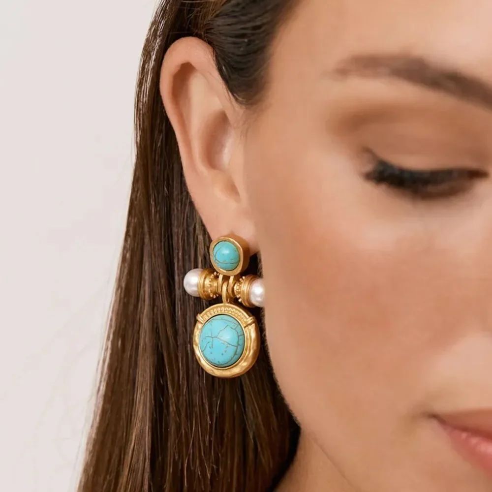 Vintage style blue detail earrings A648